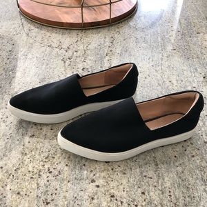J/slides black slide